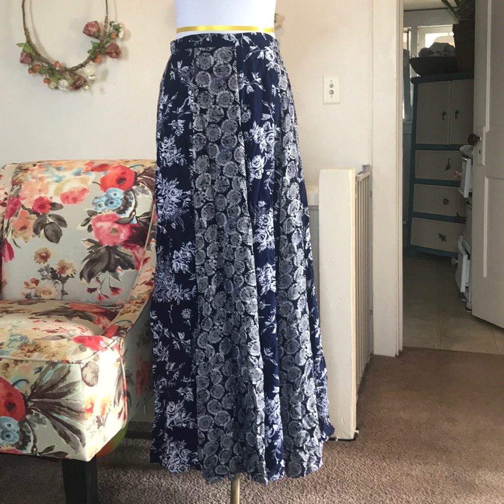 En Creme | Navy Blue High Waisted Skirt